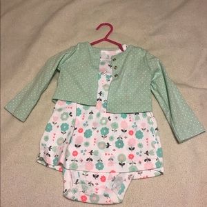 2 piece outfit with sweater size 6-9 months